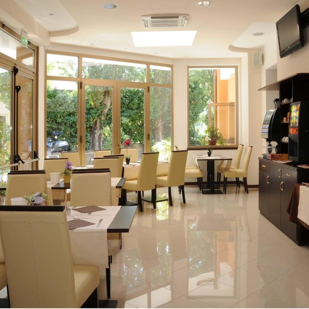 Hotel Sonia Trieste Ngoại thất bức ảnh