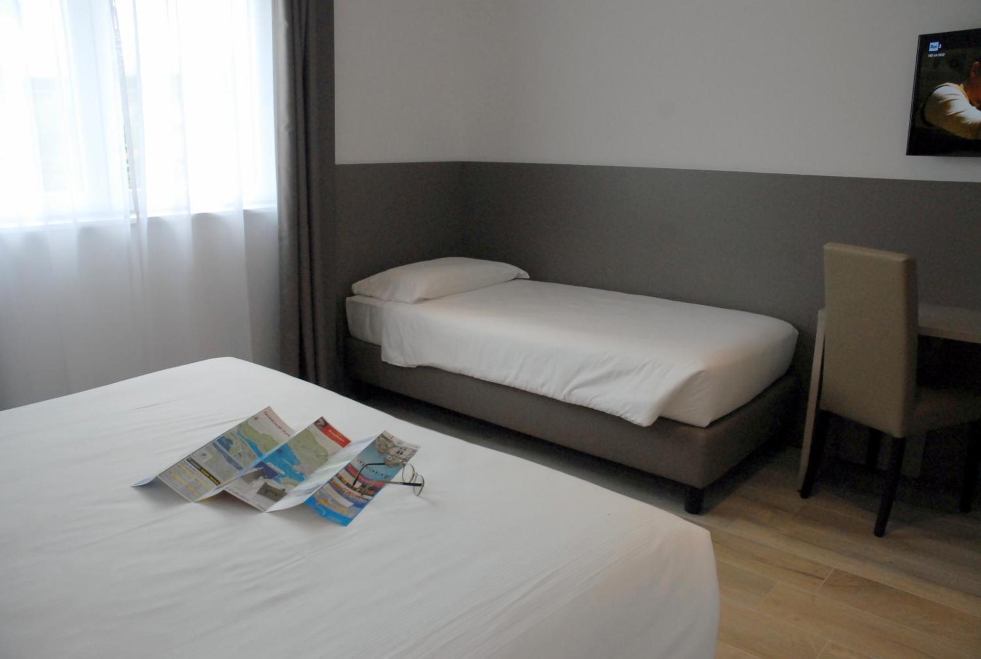 Hotel Sonia Trieste Ngoại thất bức ảnh